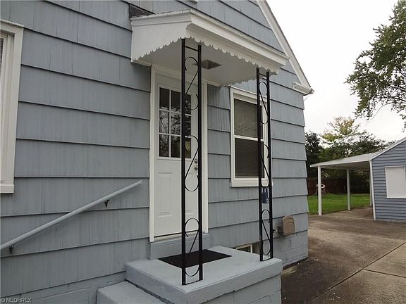 2nd image of 746 Hazelwood Ave SE
