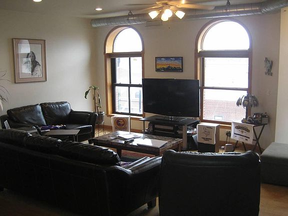 5th image of 1166 W Grand Ave #3