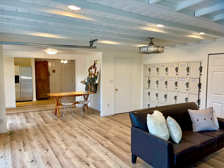 432 Court Ave — Photo 7