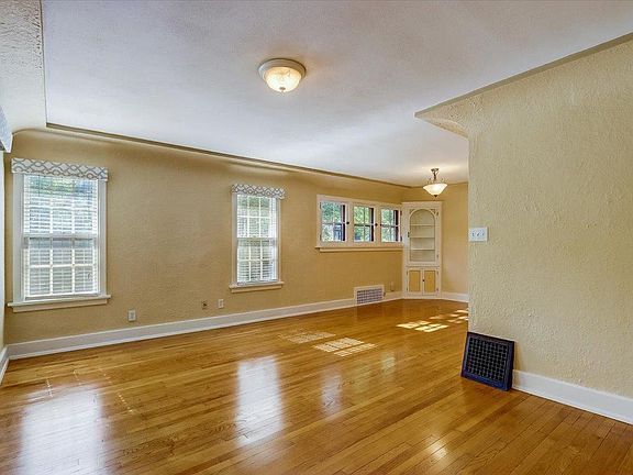 2nd image of 1400 E Kensington Blvd #2