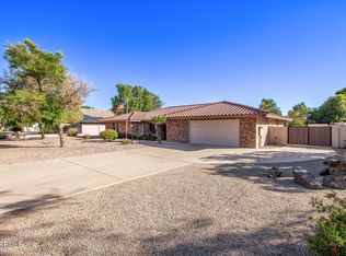 9013 W Country Club Trl, Peoria, AZ 85383