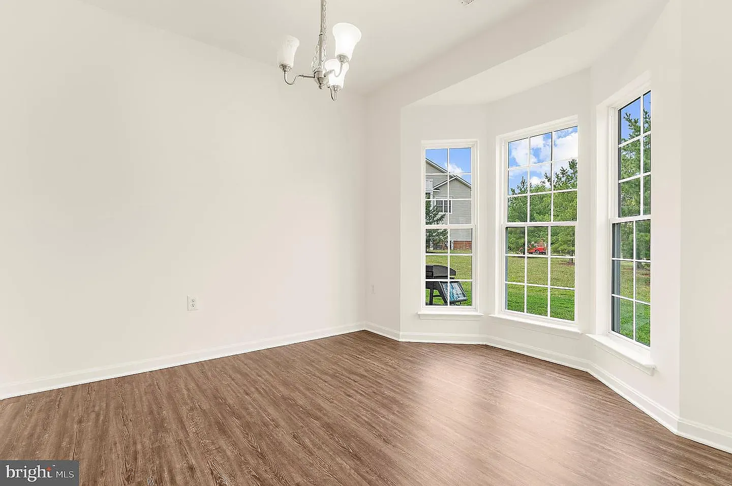 3 bed, 1892 sqft, $2,599 — Photo 4