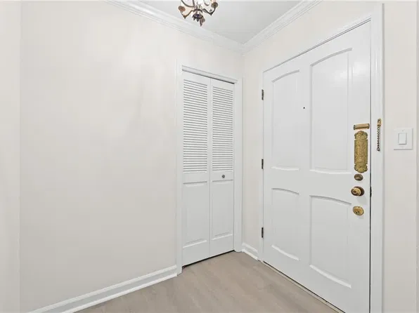 70 Chaumont Sq NW, Atlanta, GA 30327