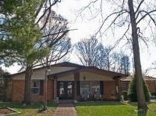 1600 Whitlow Dr, Swansea, IL