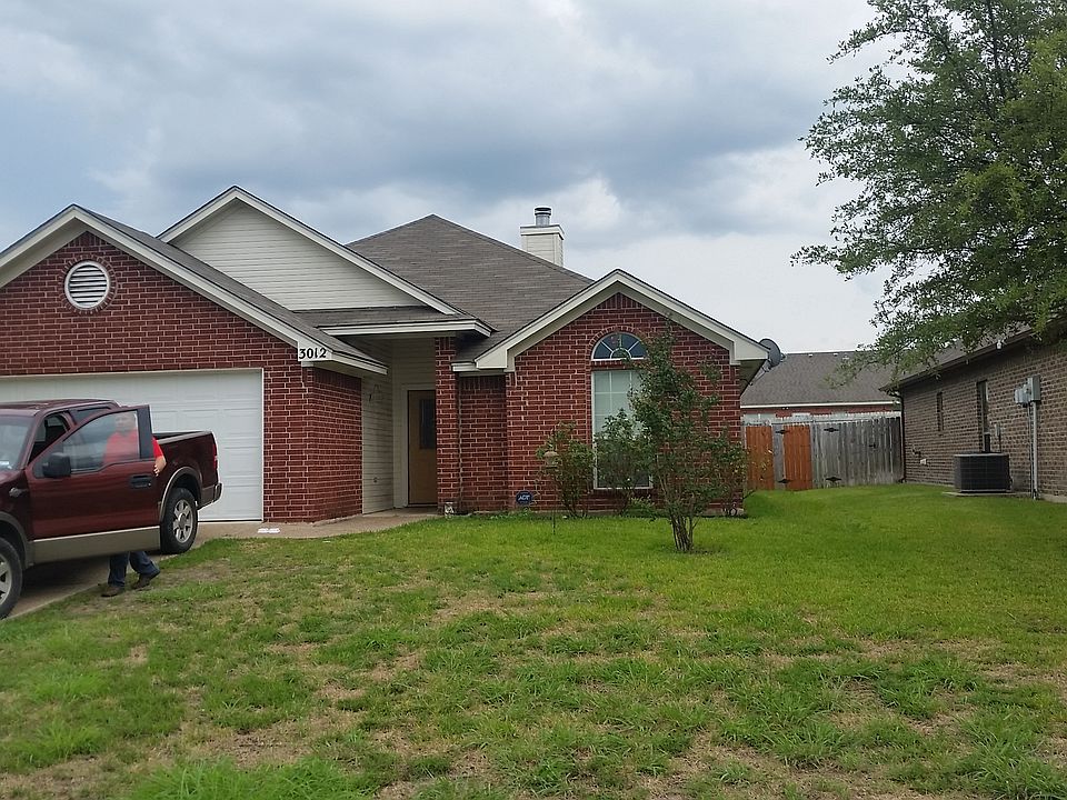 2nd image of 3012 Andalusian Ln