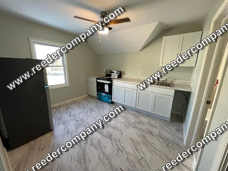 44 Warren Street — Photo 5