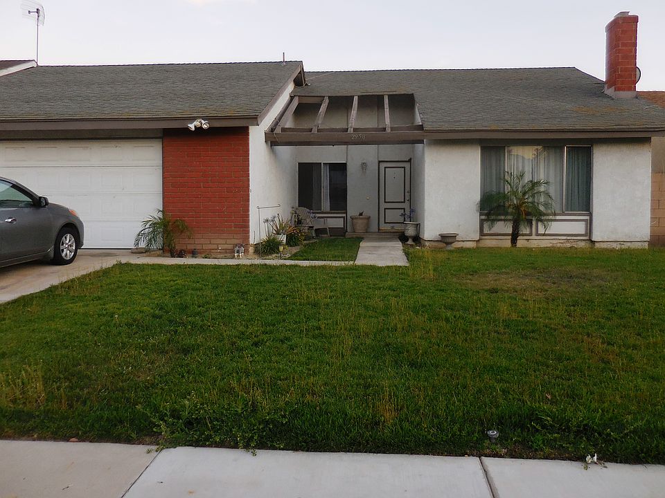 1st image of 2950 E Oak Hill Dr