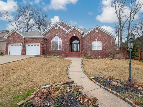 1114 Churchill Dr, Benton, AR 72019