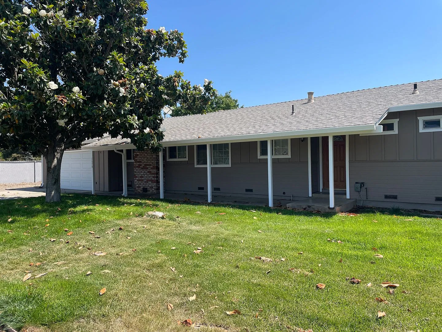 Spacious 3 Bedroom + Office Ranch-Style Home — Photo 3