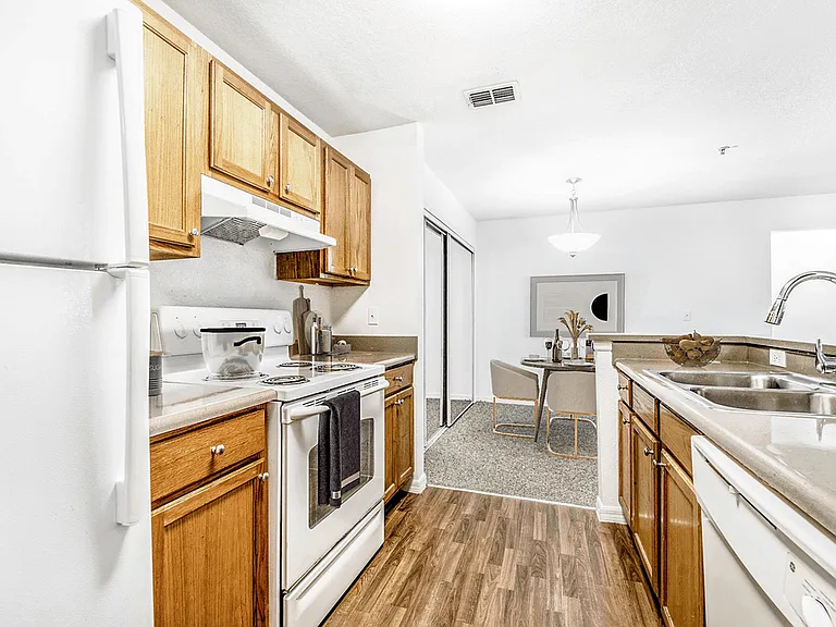 Brookwood Forest Apartments — Photo 36
