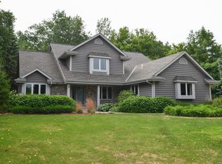 584 Bradford Way, Hartland, WI 53029