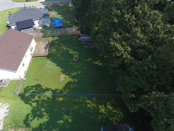 4th image of 600 Woodhaven Dr