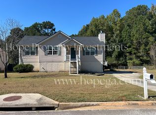 7 Connie Trl, Grantville, GA 30220