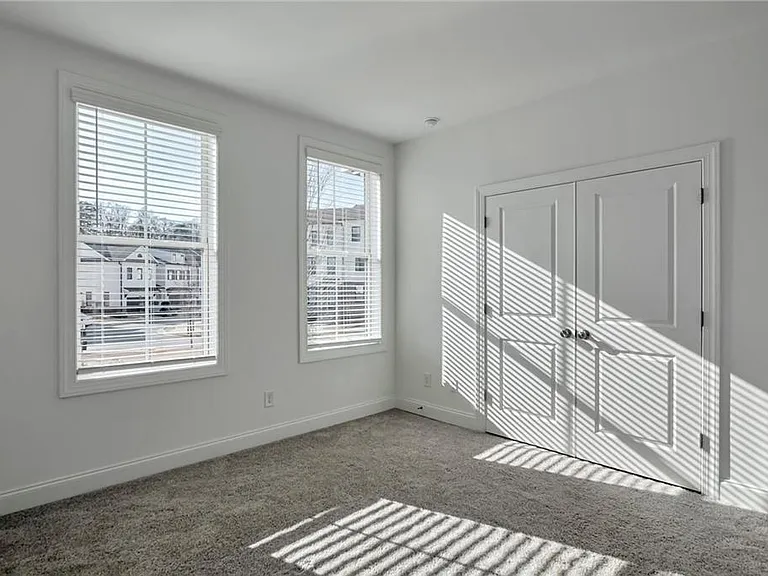1115 Larkin Dr — Photo 4