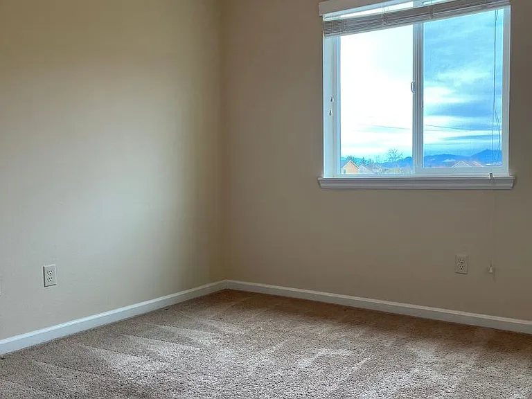 2400 NW Sunny Ln — Photo 12