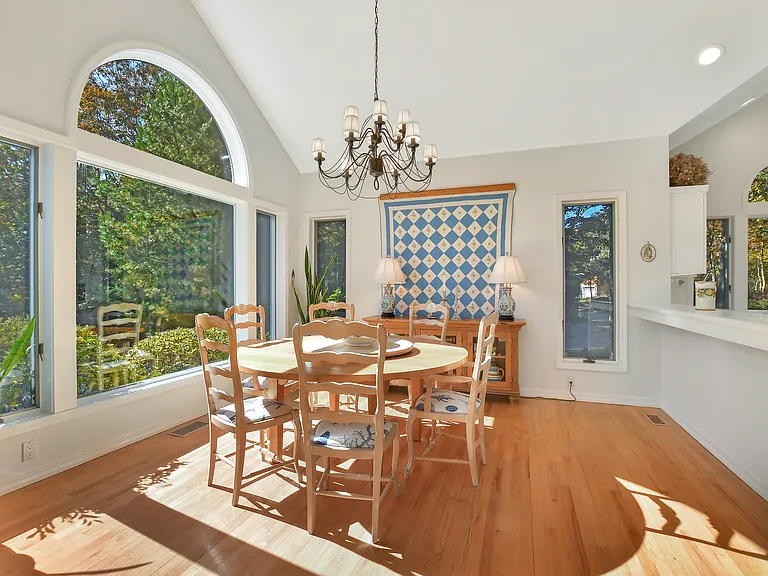 74 N Woods Ln — Photo 12