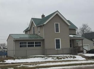 705 15th St, Belle Plaine, IA 52208