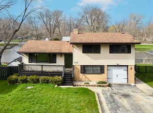 112 Hilltop Ave, McHenry, IL 60050