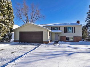 1714 Springfield Ln, Lansing, MI 48912