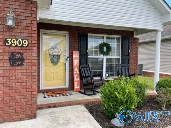 3909 Boxwood Ln SW, Decatur, AL 35603