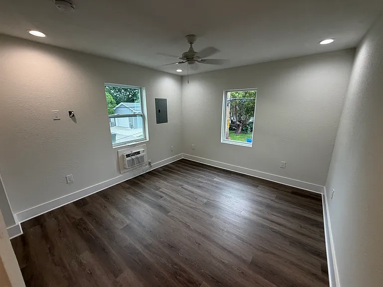 530 35th Ave N #3 — Photo 7
