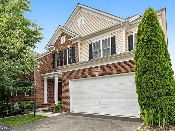 3rd image of 23233 Fallen Hills Dr