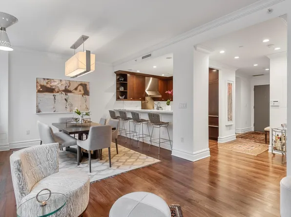 31 West 11th Street image 1 of 21