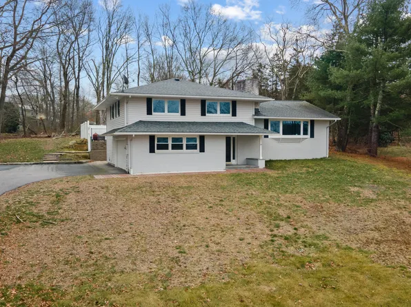 19 Connshire Drive, Waterford, CT 06385