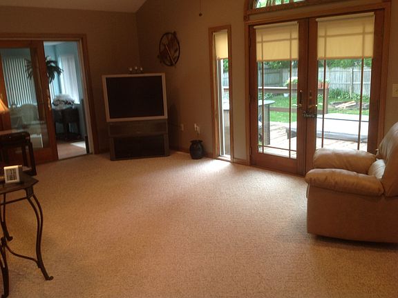 4th image of 516 Delano Ave