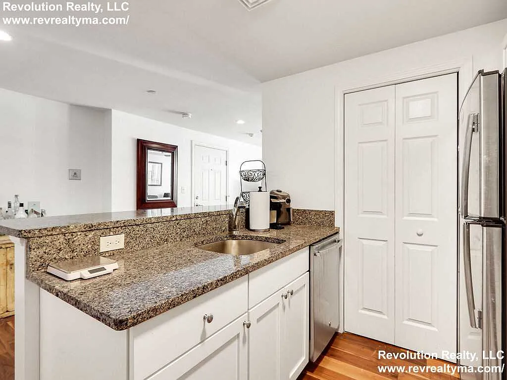 2 bed, $3,375 — Photo 4