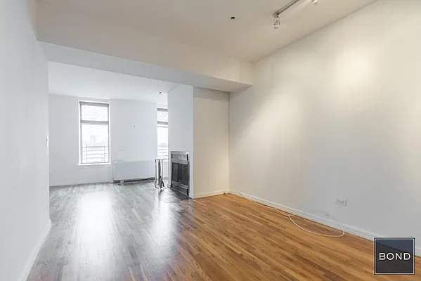 Rented by Bond New York | media 1