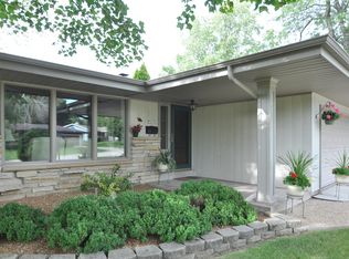 5470 Leroy Ln, Greendale, WI 53129