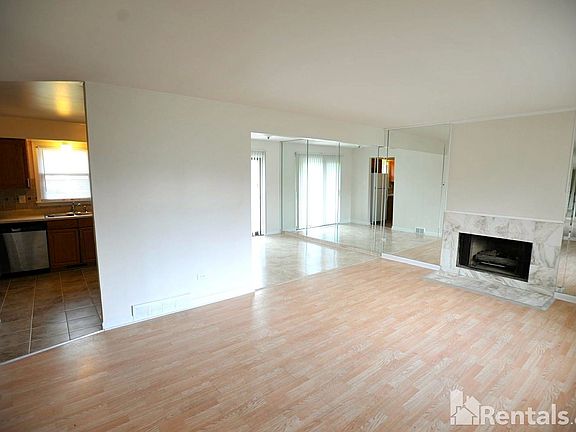 4th image of 16117 Prairie Ave