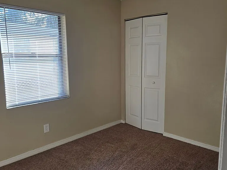 609 N Palm Dr — Photo 11