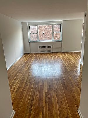 2nd image of 34-43 Crescent St #2N