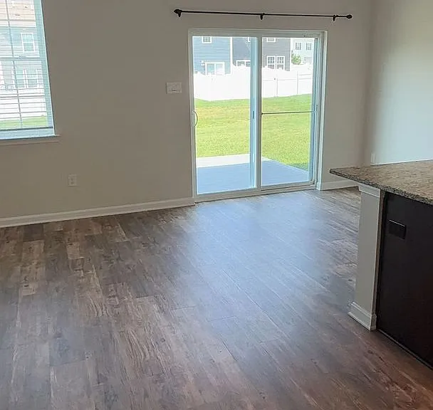 330 Locust Run Dr — Photo 2