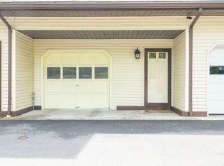562 Hope St APT 5, Stamford, CT 06907