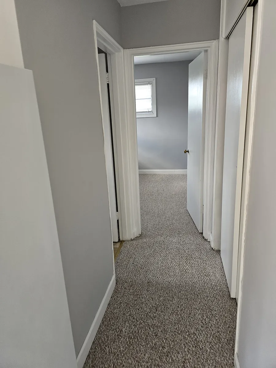 Building Photo - 334 W Saint Charles Rd #5