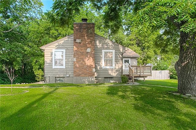 1st image of 160 Novak St