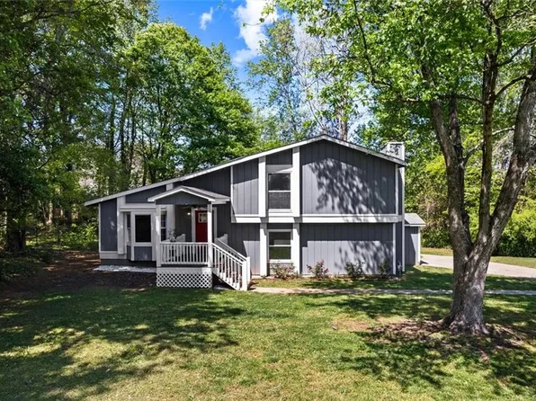 2592 Twin Oaks Dr SW, Marietta, GA 30064