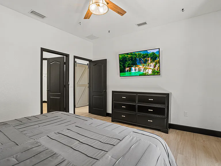 1185 S Shade Ave — Photo 20