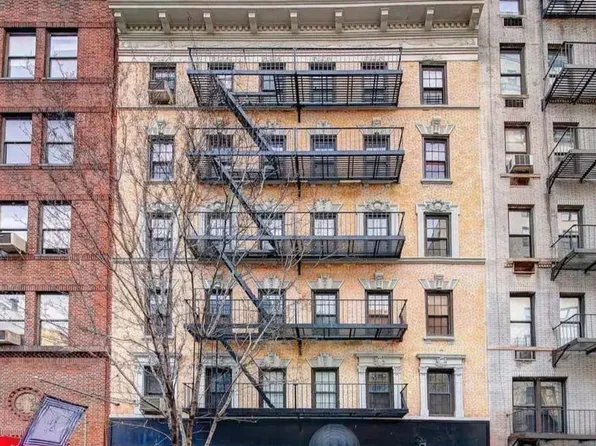 210 East 21st Street image 7 of 9