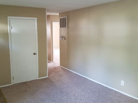4th image of 3908 Bennett Dr
