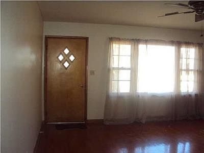 5th image of 2719 N Garvin St