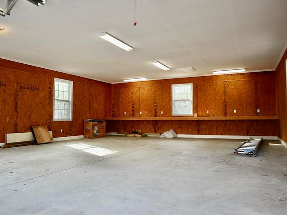 4th image of 1003 Pepper Ridge Ct