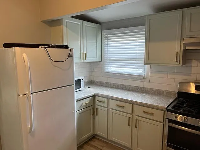 3208 Darwood Dr — Photo 9