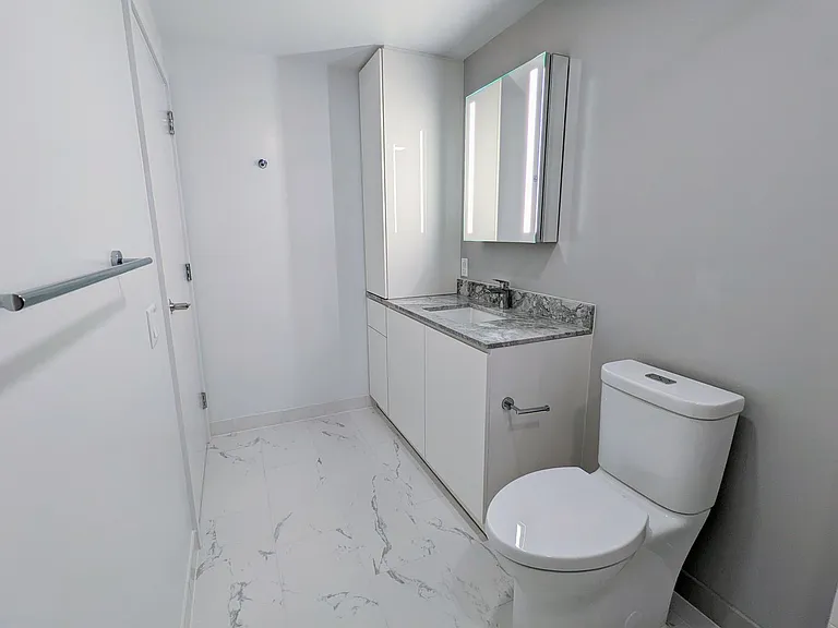 987 Queen St #3109 — Photo 13