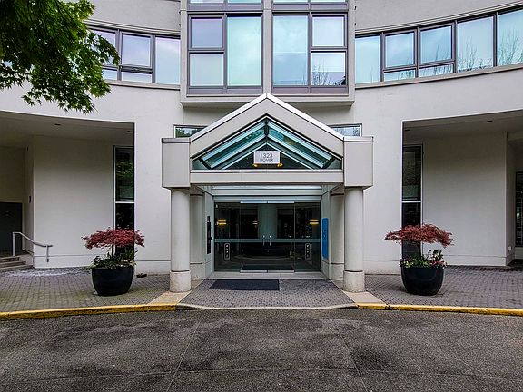 2nd image of 1323 Homer St #2706