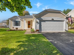 1402 Green Oak Trl, Aurora, IL 60506