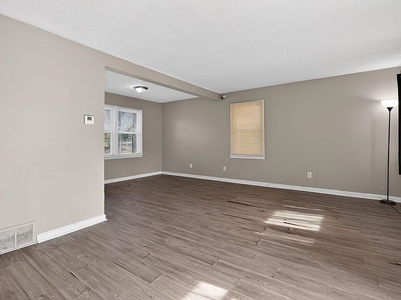 5th image of 2144 Saint Elmo Ave
